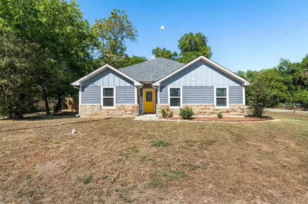 205 E 4th Street,  Dodd City,  TX 75438