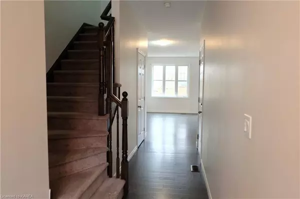 Kingston, ON K7K 0C8,760 NEWMARKET LN