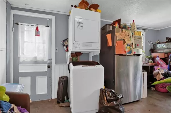 Kingston, ON K7M 1E9,151 YONGE ST