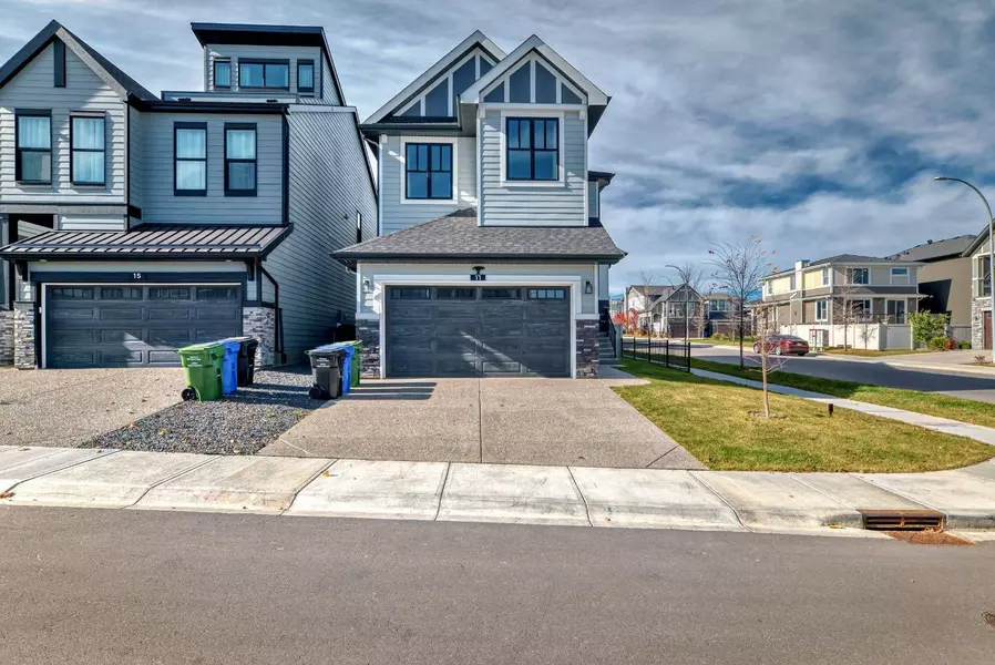 11 West Grove Common SW, Calgary, AB T3H6E4