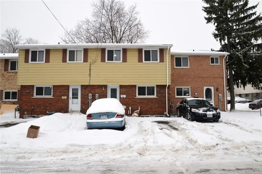 Kingston, ON K7M 6V2,947 AMBERDALE CRES