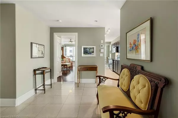 Kingston, ON K7L 0A1,5 GORE ST #705