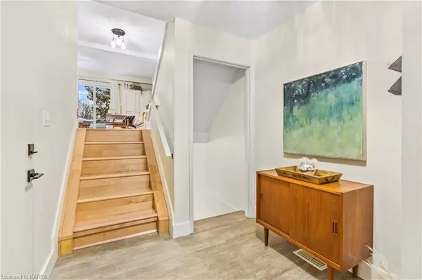 Kingston, ON K7M 7S6,9 PRINCE HENRY DR #72