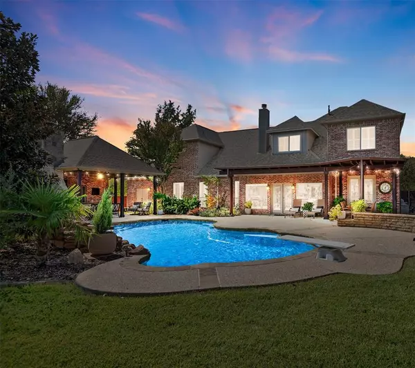 725 Meandering Woods Drive, Keller, TX 76248