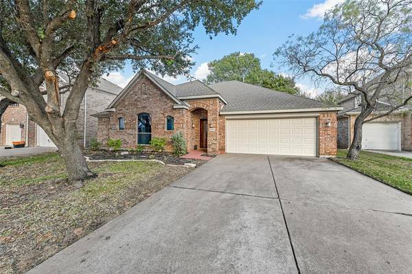 929 Oatlands Place, Burleson, TX 76028