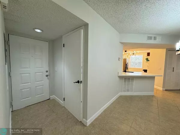 Coral Springs, FL 33067,8901 Wiles Rd  #208