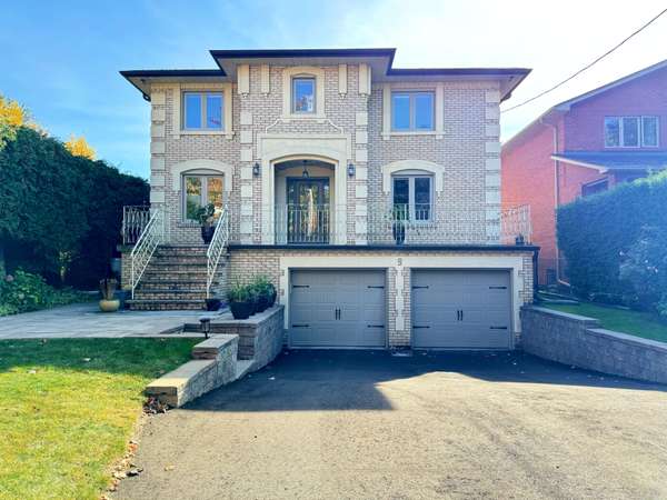 9 Doddington DR, Toronto W07, ON M8Y 1S3