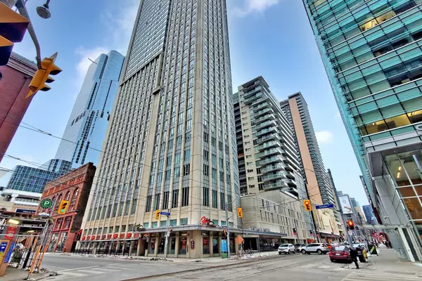 210 Victoria ST #2811, Toronto C08, ON M5M 2R3