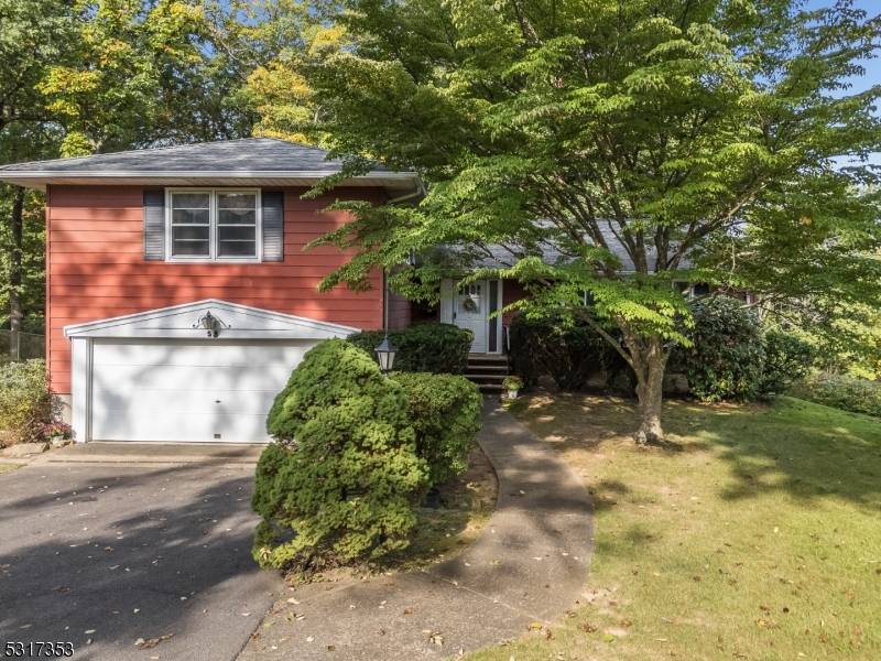 58 Hunterdon Blvd, Berkeley Heights Twp., NJ 07974