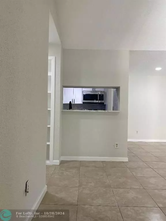 Coral Springs, FL 33071,755 Riverside Dr  #1337