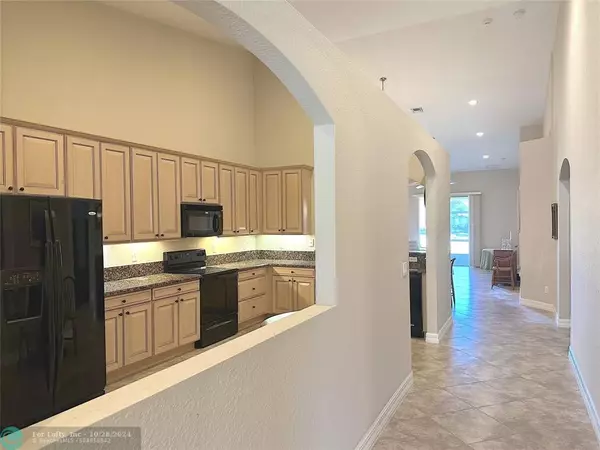 Vero Beach, FL 32966,6510 Oxford Cir  #102