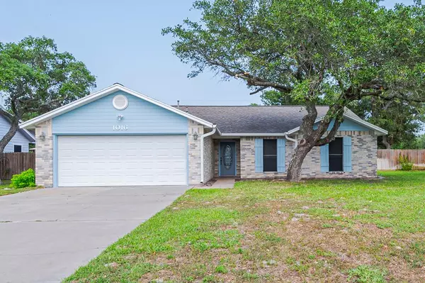 1016 Hickory, Rockport, TX 78382