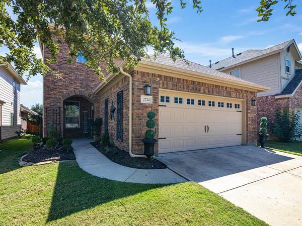 2724 Bretton Wood Drive, Fort Worth, TX 76244