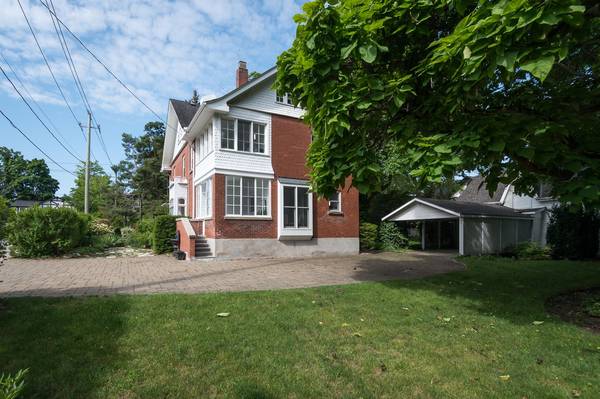 Oakville, ON L6J 3H8,397 Trafalgar RD