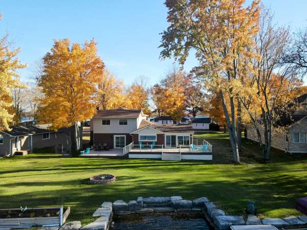 25 Edgewater DR, Smith-ennismore-lakefield, ON K0L 1T0