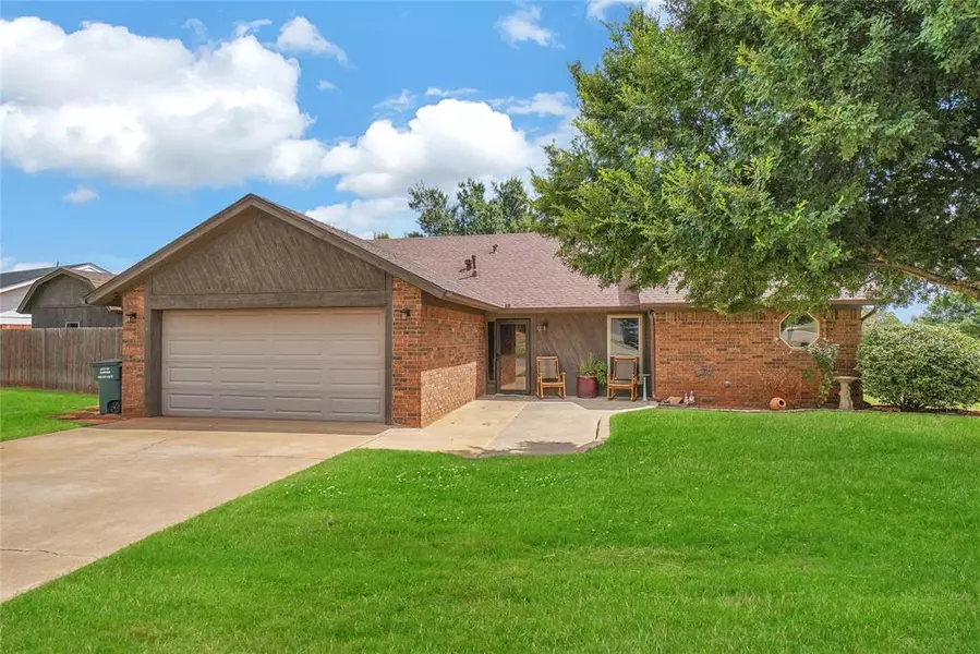 9 Easy Street, Clinton, OK 73601