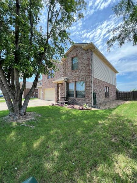 90 N Highland Drive, Sanger, TX 76266