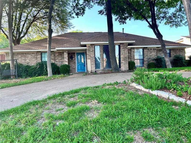 327 Meadowlark Lane, Duncanville, TX 75137