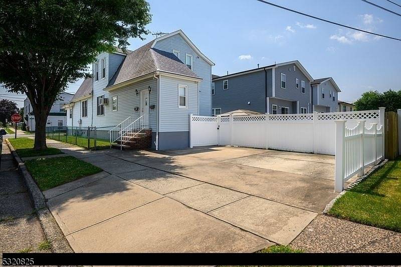 500 W Elm St, Linden City, NJ 07036