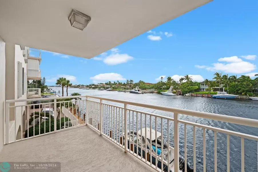 1050 Hillsboro Mile  #203W, Hillsboro Beach, FL 33062