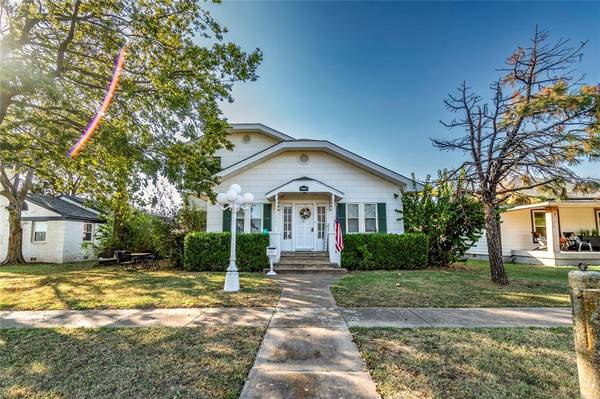 108 W 5th Street, Stroud, OK 74079