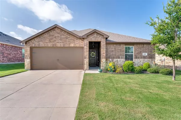 908 English Drive, Aubrey, TX 76227