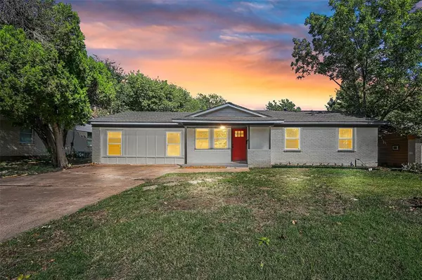 925 Jadewood Drive, Dallas, TX 75232