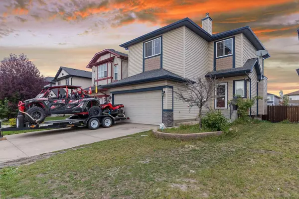 756 Luxstone LNDG Southwest, Airdrie, AB T4B 3L1