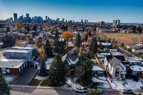 Calgary, AB T2M1Y2,915 24 AVE NW