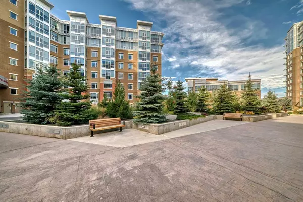 Calgary, AB T3A 2Y1,32 Varsity Estates CIR NW #906