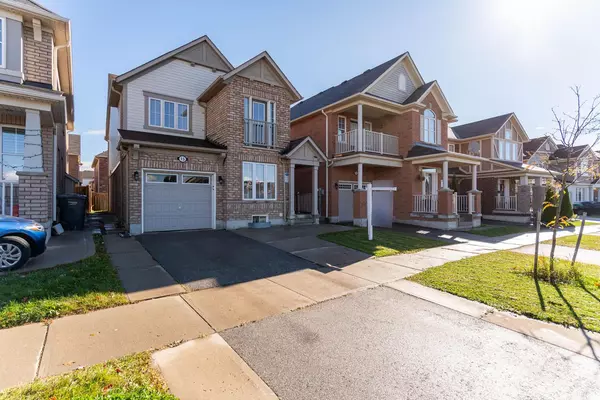 15 Tribune DR, Brampton, ON L7A 0X5