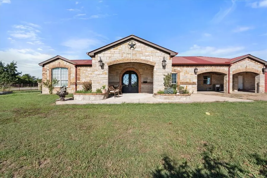 5916 Hickory Court, Joshua, TX 76058