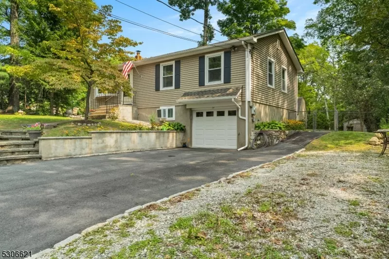 74 Greenhill Rd, Vernon Twp., NJ 07419