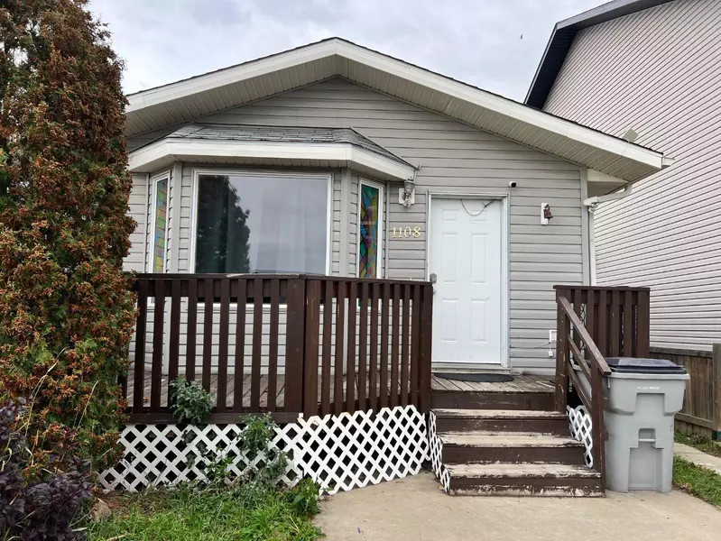 1108 24 ST, Wainwright, AB T9W 1W4