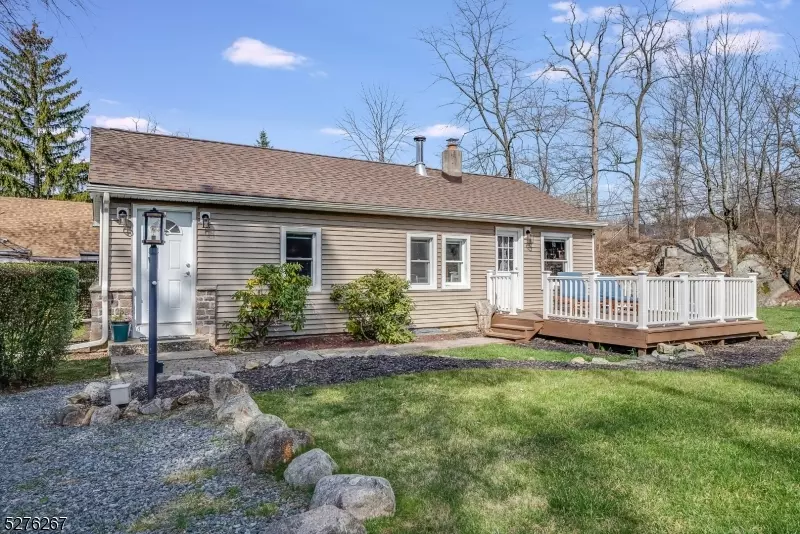 Hopatcong Boro, NJ 07821,737 Lakeside Ave