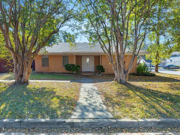 409 W Crockett Street, Ennis, TX 75119