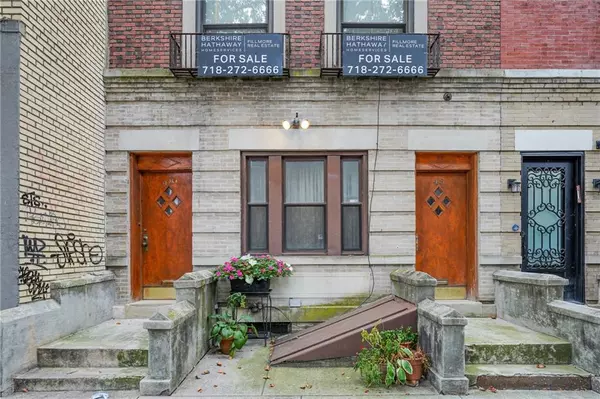 48 Hampton PL, Brooklyn, NY 11213