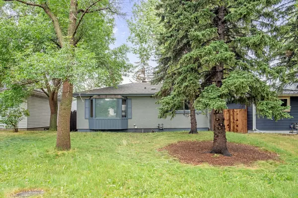 Calgary, AB T2B 0K3,3252 33A AVE Southeast