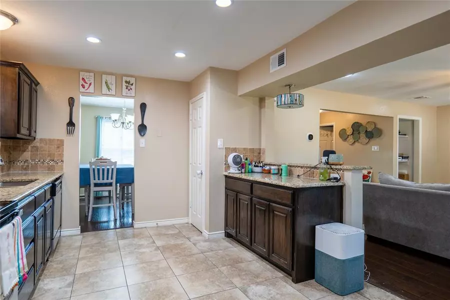 511 Via Corona, Mesquite, TX 75150