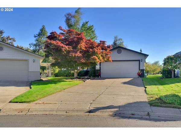 Cottage Grove, OR 97424,121 ANDREW DR