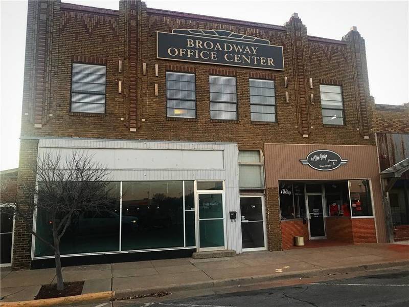 114 W Broadway Avenue, Elk City, OK 73644