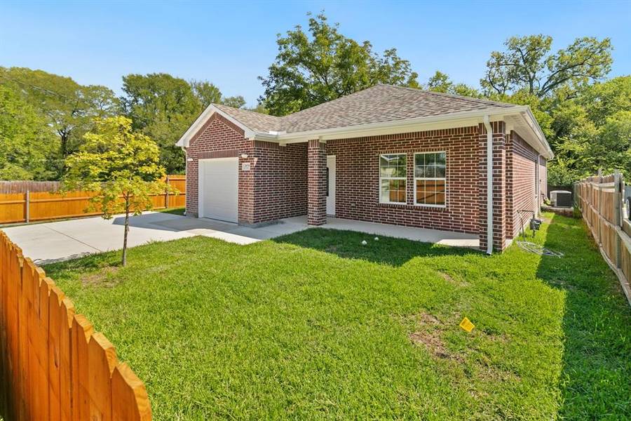 2070 Cool Mist Lane, Dallas, TX 75253