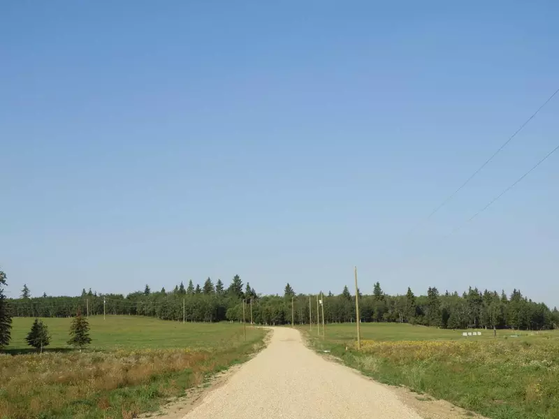 Near Ponoka, Rural Ponoka County, AB T0C 2J0