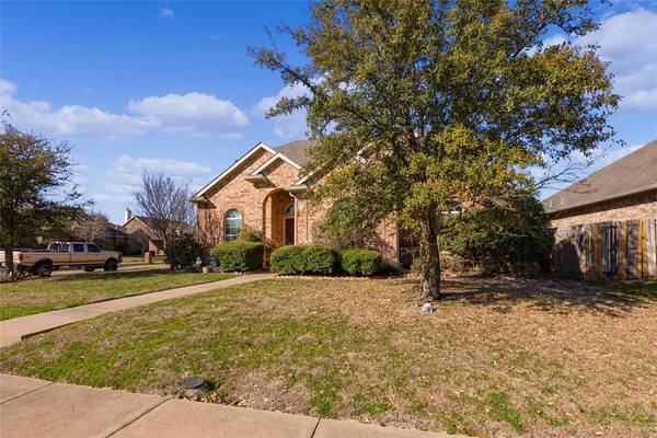 301 Quail Run Road, Red Oak, TX 75154