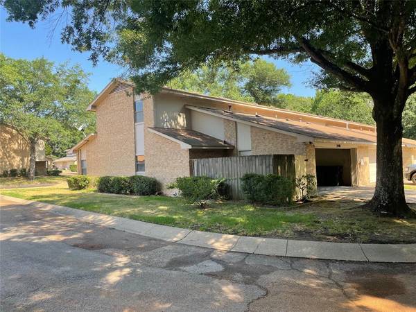 2406 Villa Court, Tyler, TX 75703