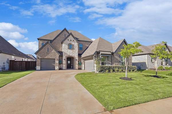 2818 Garrett Drive, Highland Village, TX 75077