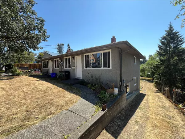 913 Falmouth Rd, Saanich, BC V8X 3A3