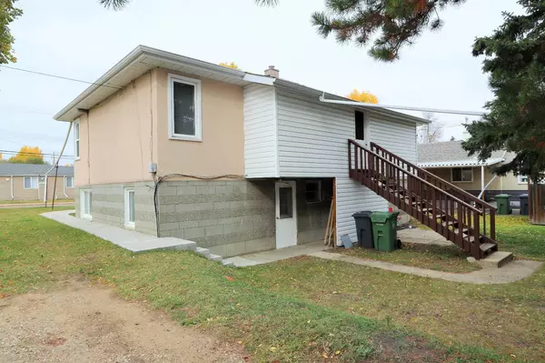 Ponoka, AB T4J 1B5,3911 46 ST