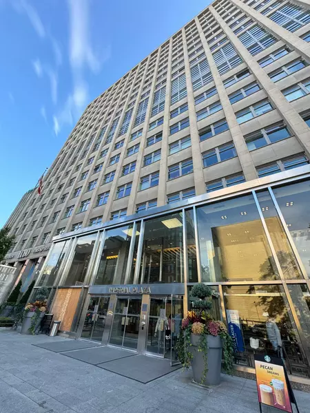 111 St. Clair AVE #1101, Toronto C02, ON M4V 1N5