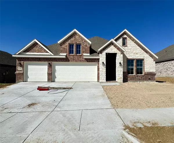 1906 Lake Tahoe Lane, Cleburne, TX 76033